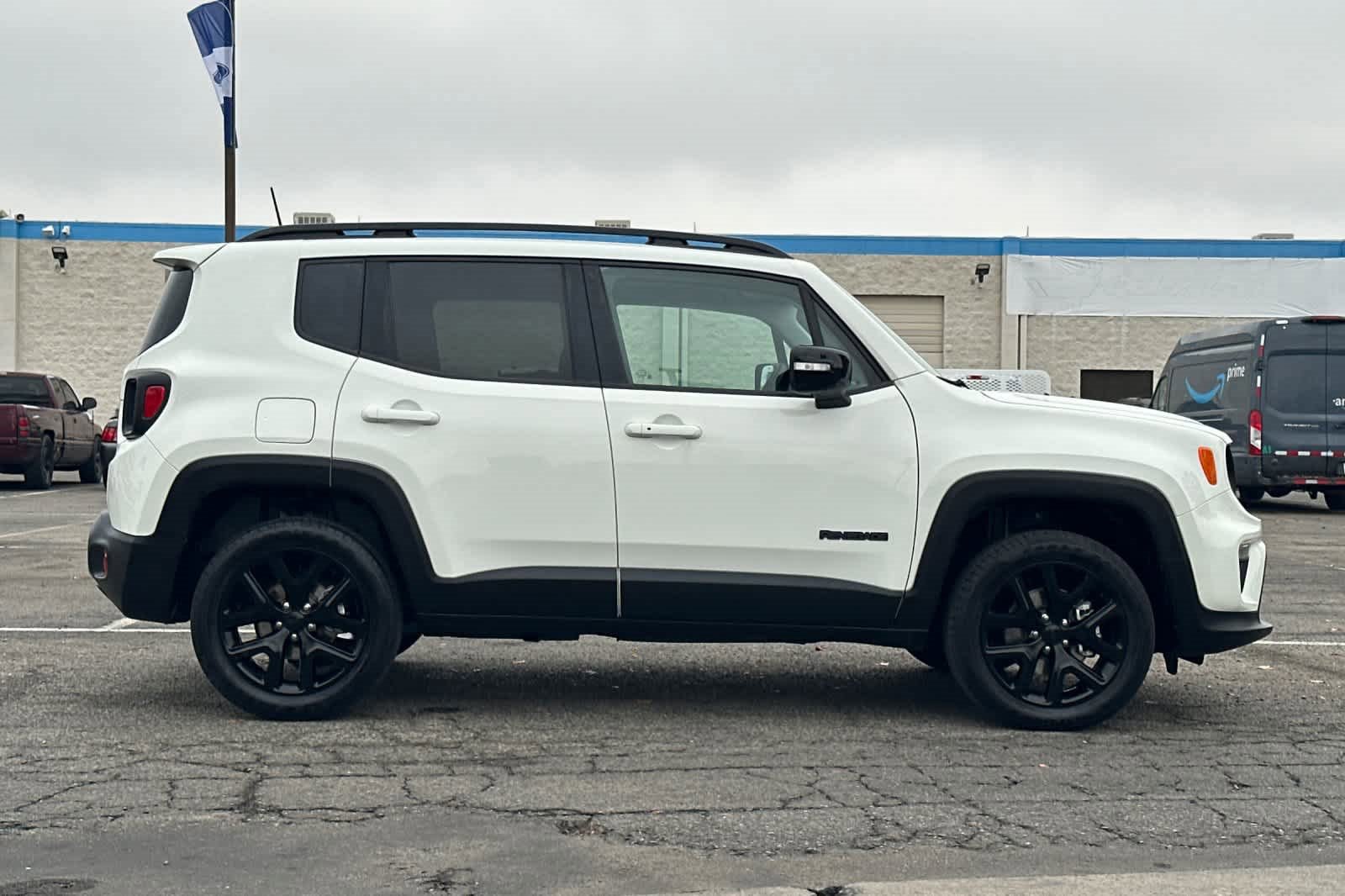 Used 2023 Jeep Renegade Altitude image 6