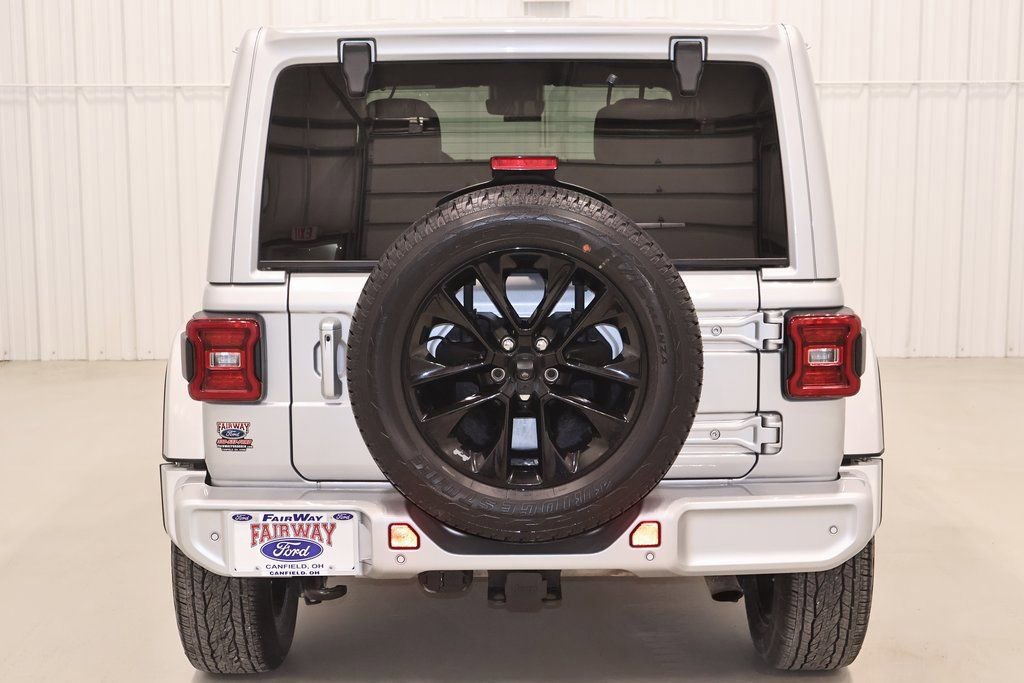 Used 2022 Jeep Wrangler Unlimited Sahara image 5