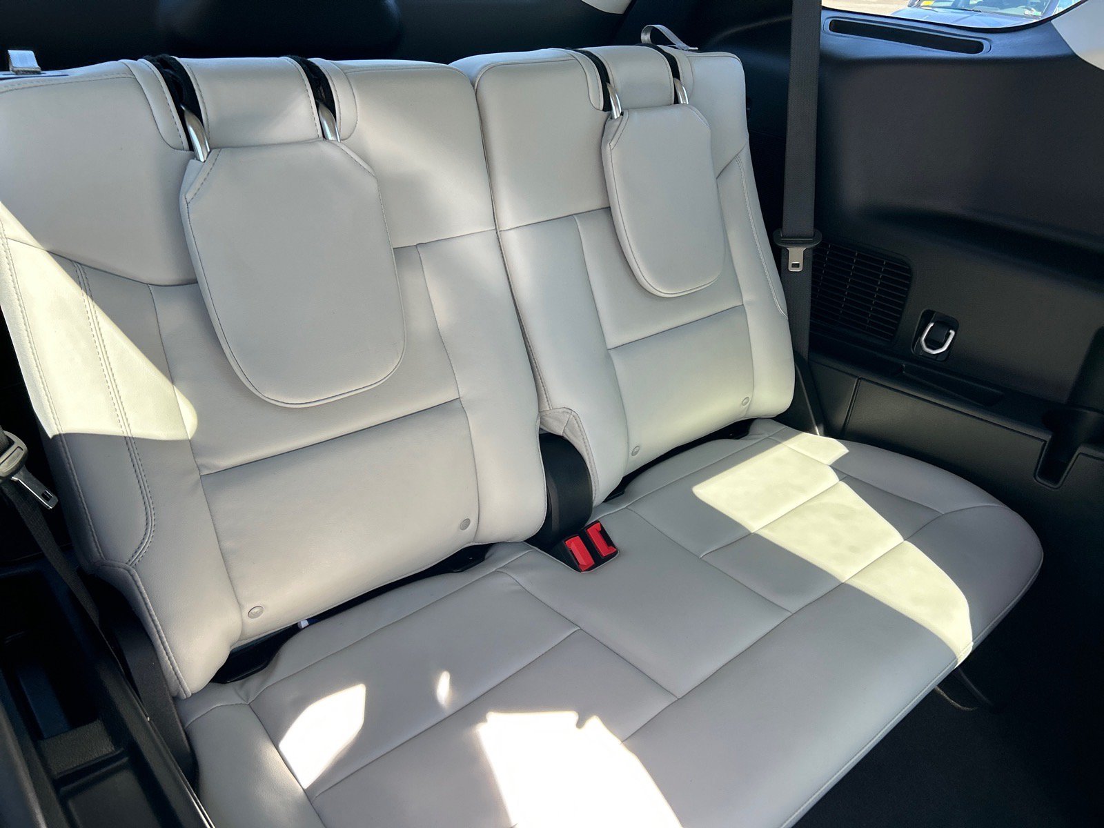 Certified 2025 Ford Explorer Platinum w/ Ultimate Package AWD/4WD image 23