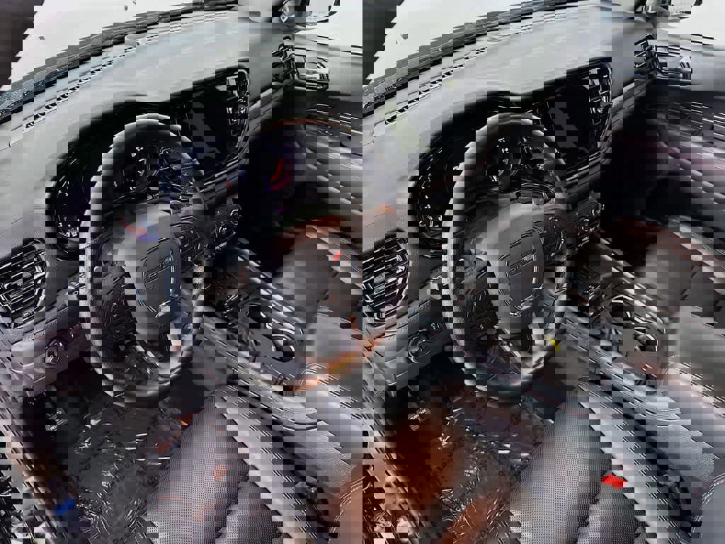 Used 2025 Dodge Durango R/T image 9