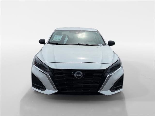 Used 2024 Nissan Altima 2.5 SV image 8