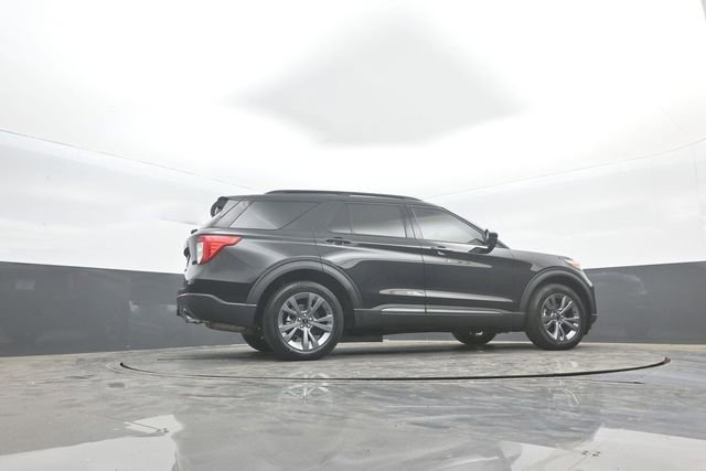 Certified 2022 Ford Explorer XLT w/ Equipment Group 202A AWD/4WD image 39