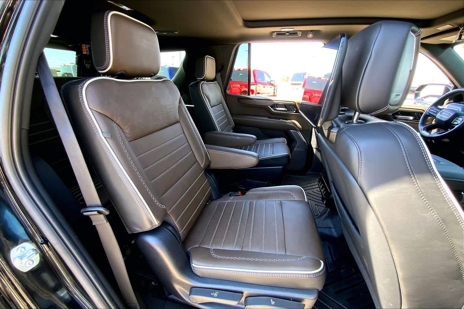 Used 2025 GMC Yukon Denali Ultimate AWD/4WD image 20