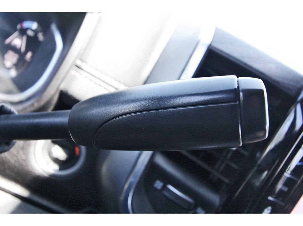 Used 2025 RAM 3500 Laramie AWD/4WD image 17