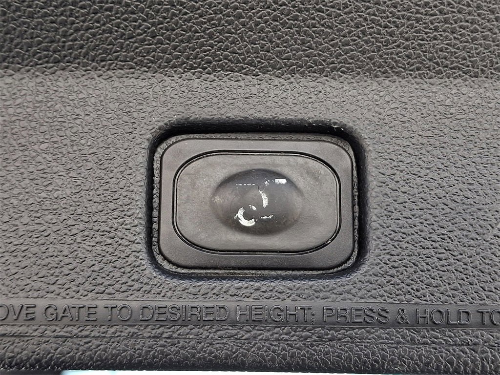 Certified 2019 Ford Explorer XLT w/ Equipment Group 202A image 30