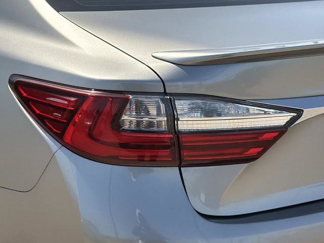 Used 2018 Lexus ES 300h w/ Luxury Package FWD image 9