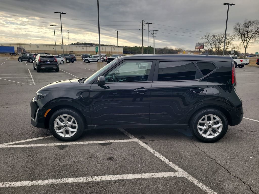 Used 2025 Kia Soul LX w/ LX Technology Package image 6