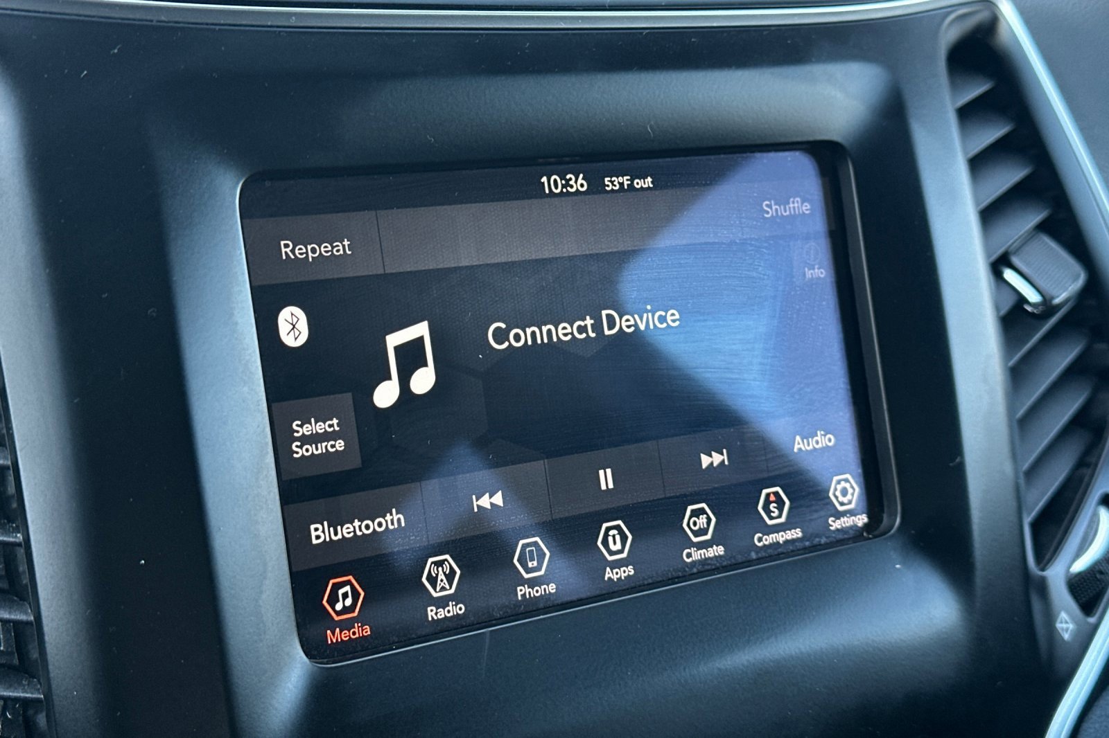 Used 2020 Jeep Cherokee Latitude image 20