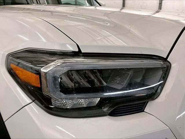 Used 2023 Toyota Tacoma TRD Off-Road AWD/4WD image 27