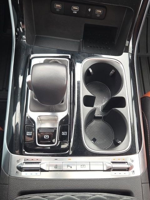 Used 2024 Kia Carnival SX Prestige image 40