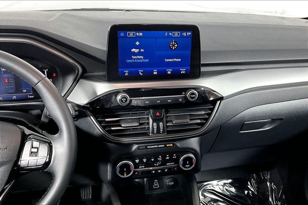 Certified 2024 Ford Escape Active w/ Cold Weather Package FWD image 6