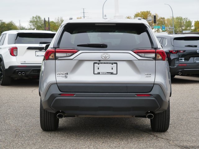 Used 2025 Toyota RAV4 XLE AWD/4WD image 4