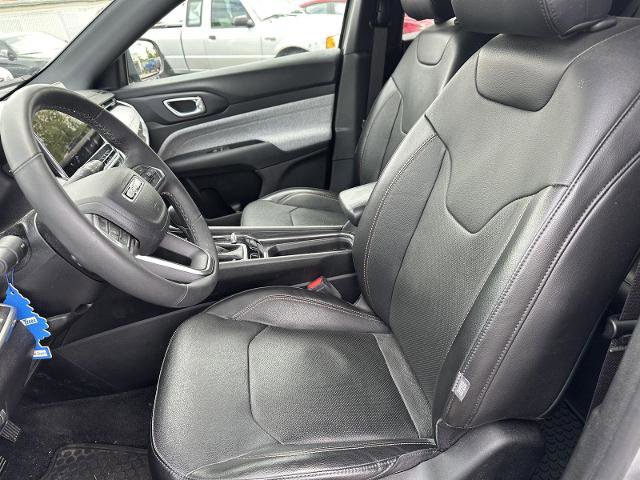 Used 2023 Jeep Compass Latitude w/ Sun and Sound Group AWD/4WD image 16