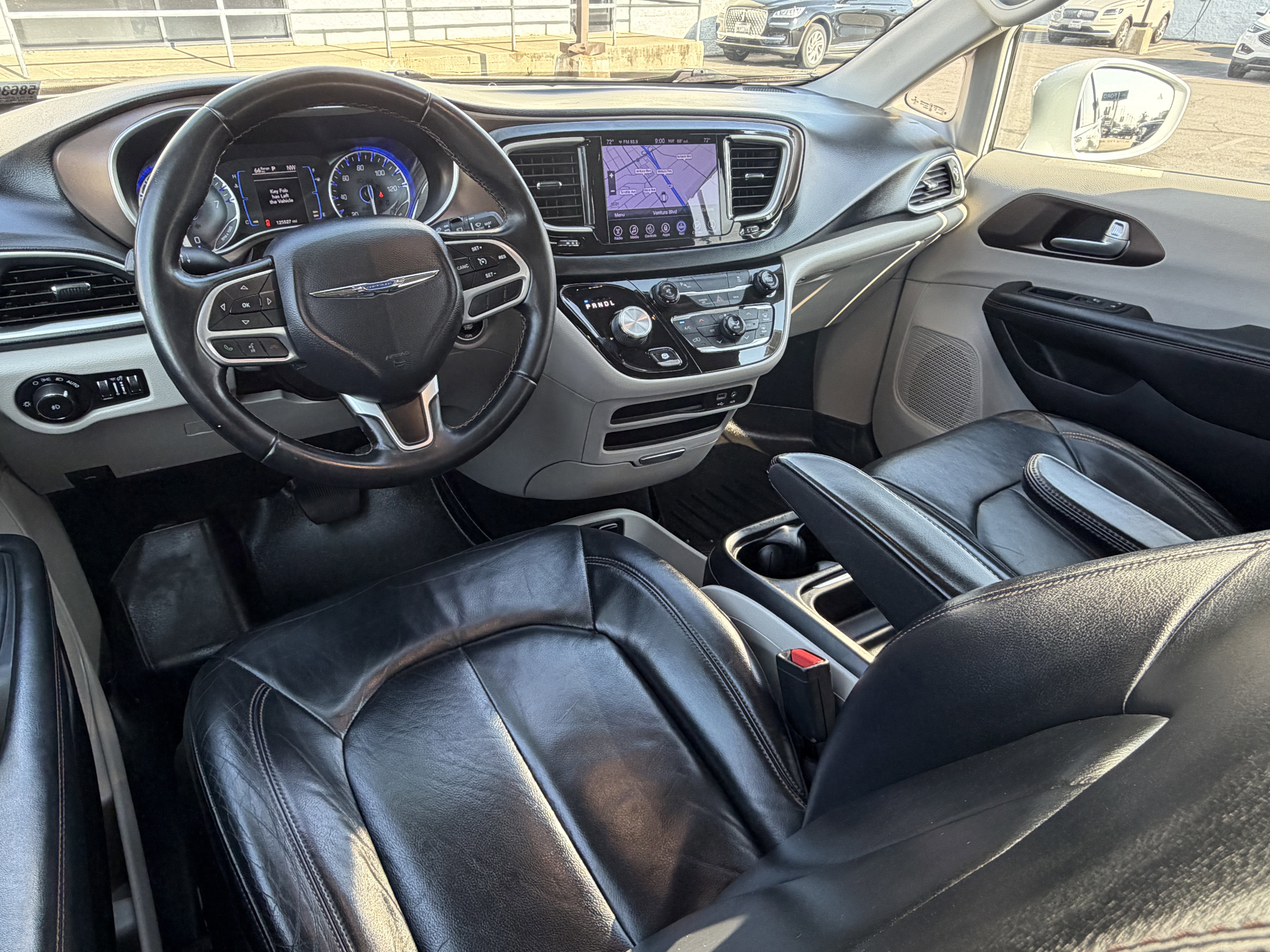 Used 2017 Chrysler Pacifica Touring-L image 20