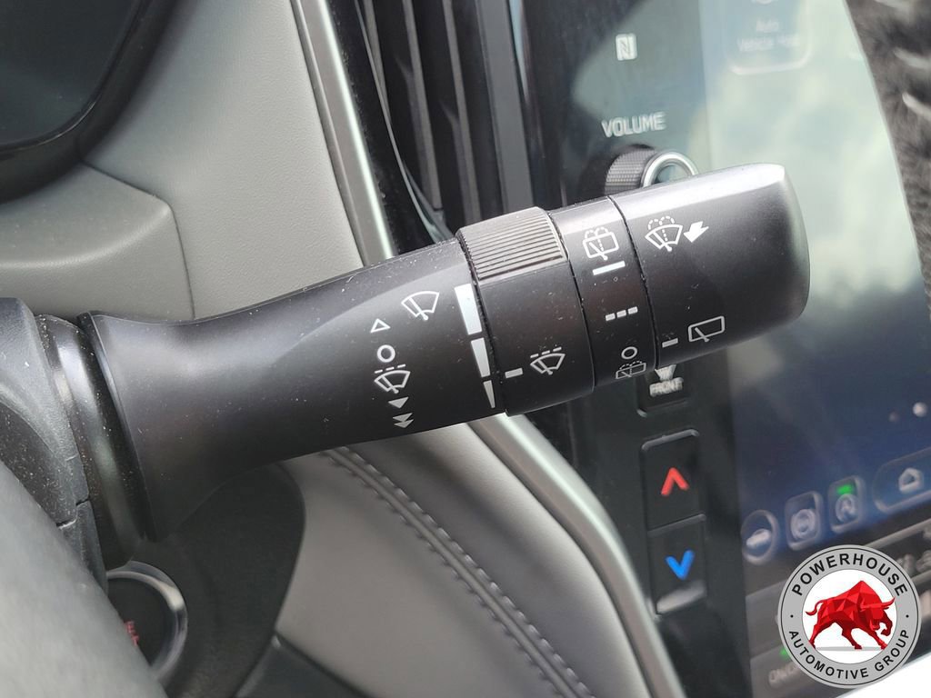 Used 2024 Subaru Outback Premium image 32