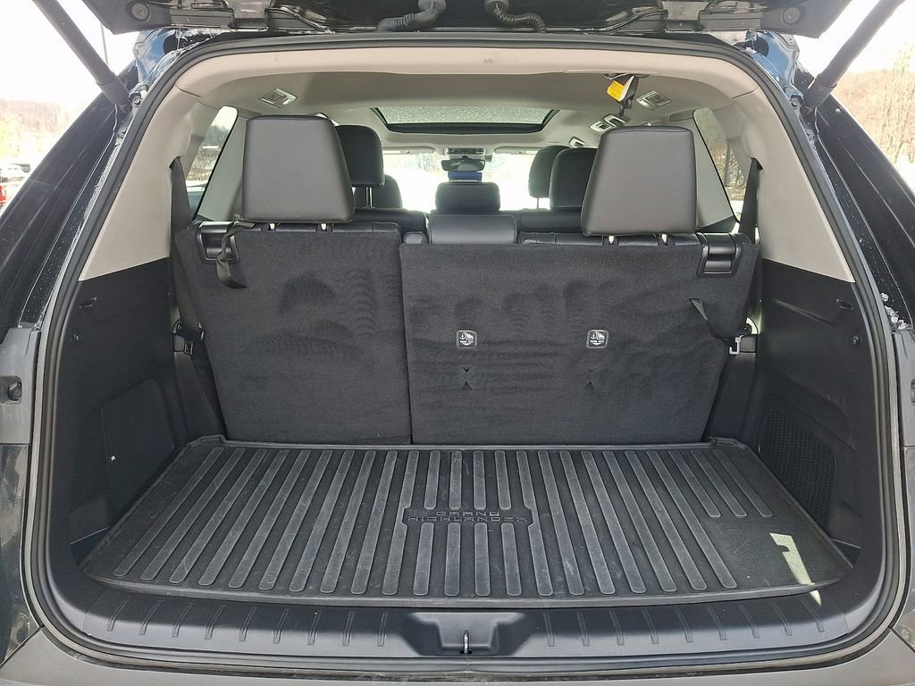 Used 2024 Toyota Grand Highlander Limited image 32