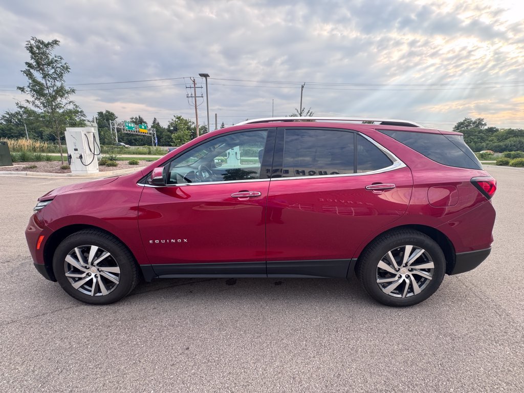 Used 2023 Chevrolet Equinox Premier AWD/4WD image 5