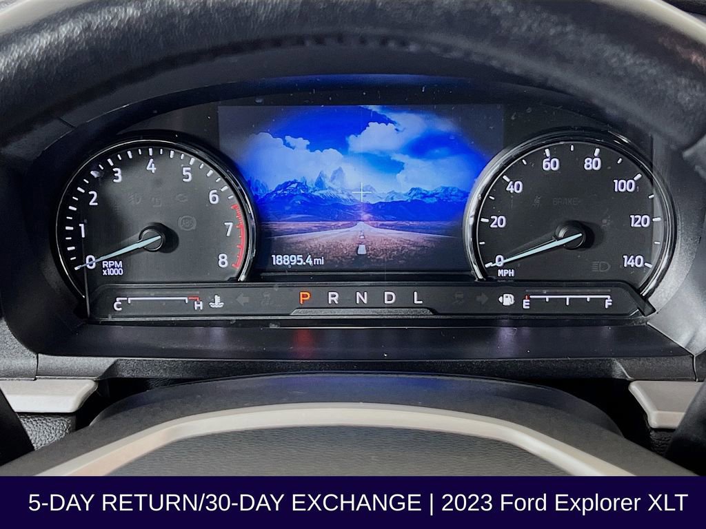 Certified 2023 Ford Explorer XLT image 16