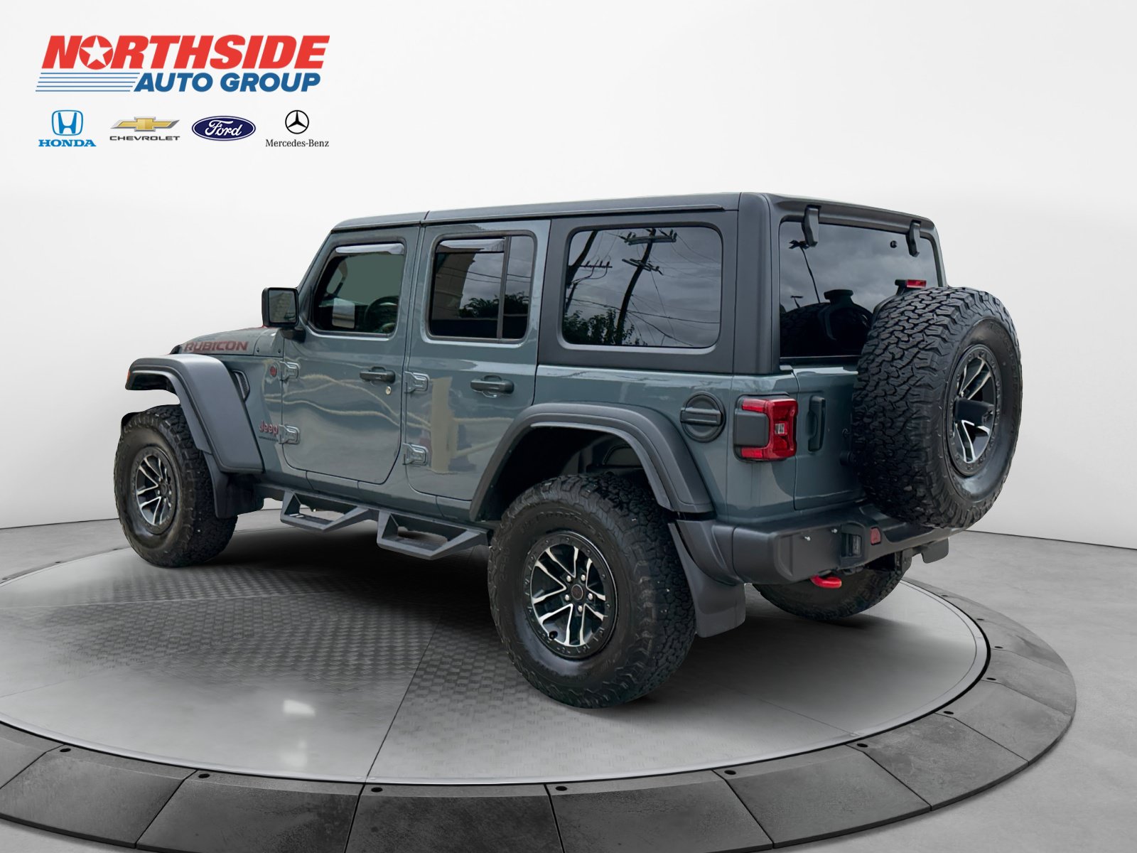 Used 2025 Jeep Wrangler Unlimited Rubicon w/ XTREMEE 35" Tire Package AWD/4WD image 5