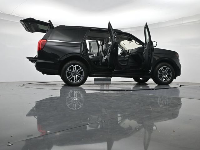 Certified 2025 Ford Expedition Active AWD/4WD image 57