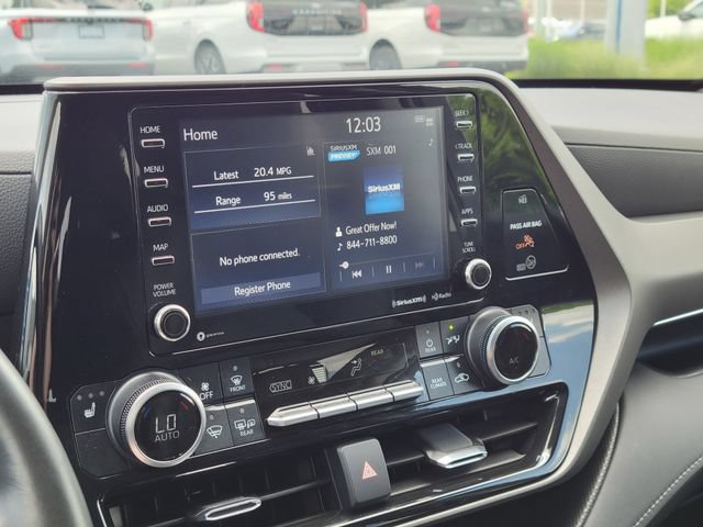 Used 2022 Toyota Highlander XLE AWD/4WD image 18