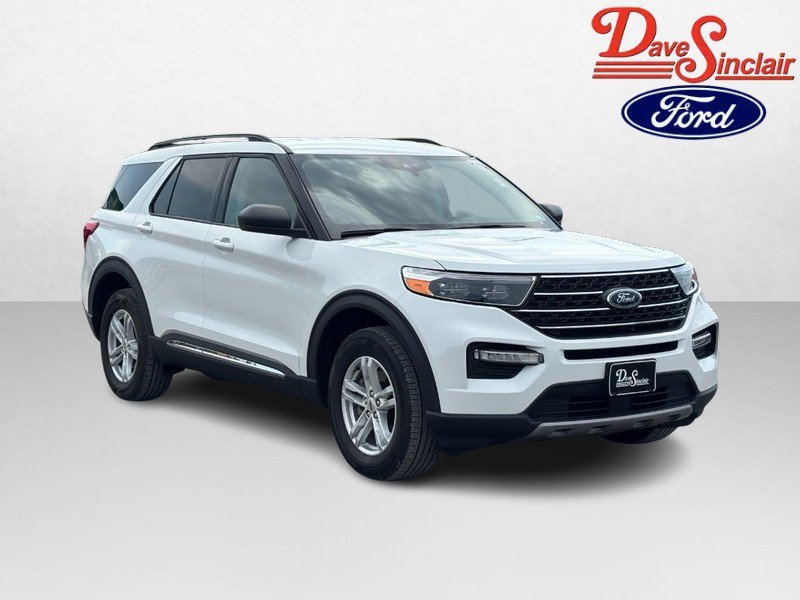 Certified 2024 Ford Explorer XLT w/ Equipment Group 202A AWD/4WD image 4