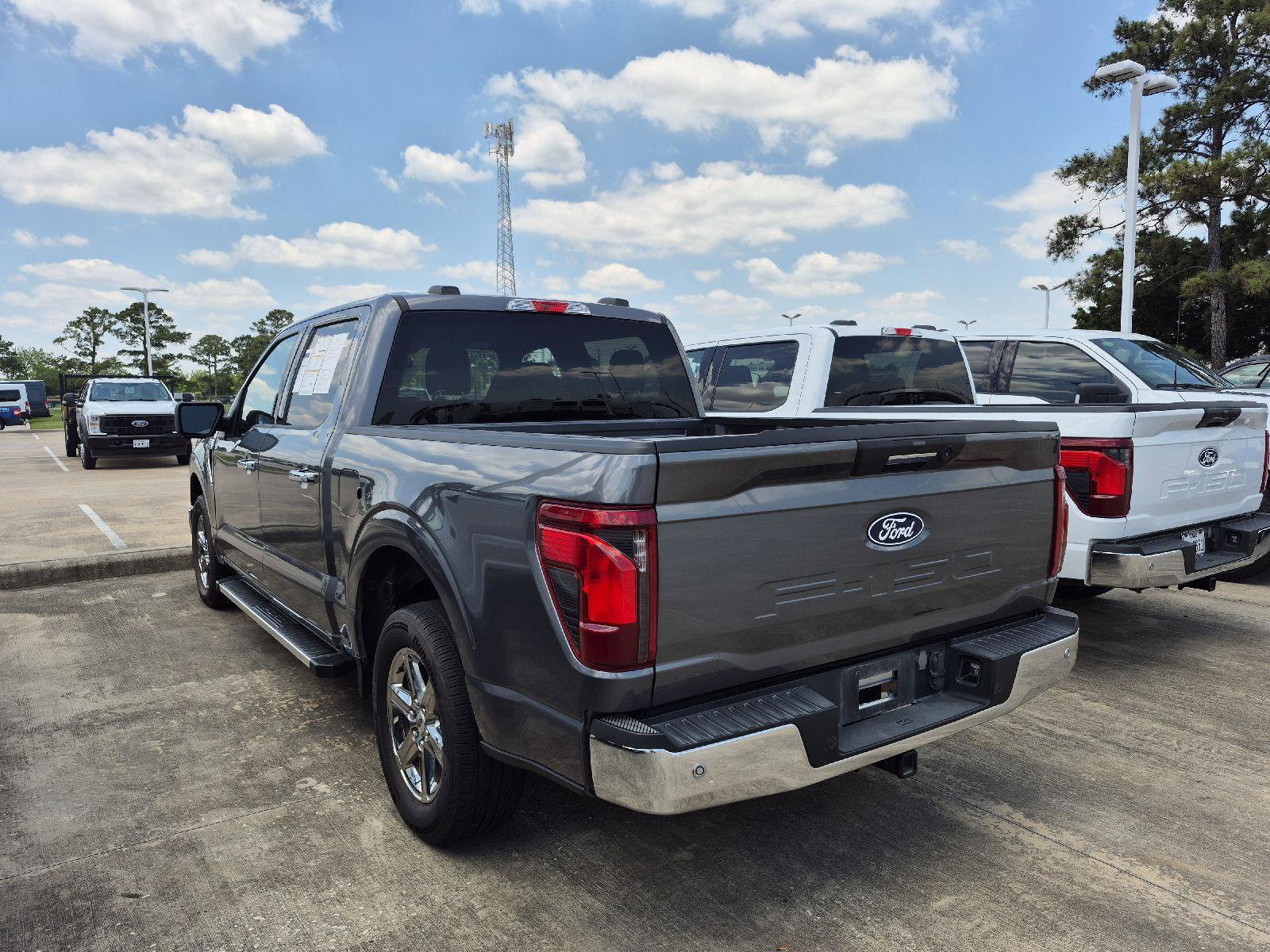 Certified 2024 Ford F150 XLT w/ Mobile Office Package RWD image 4