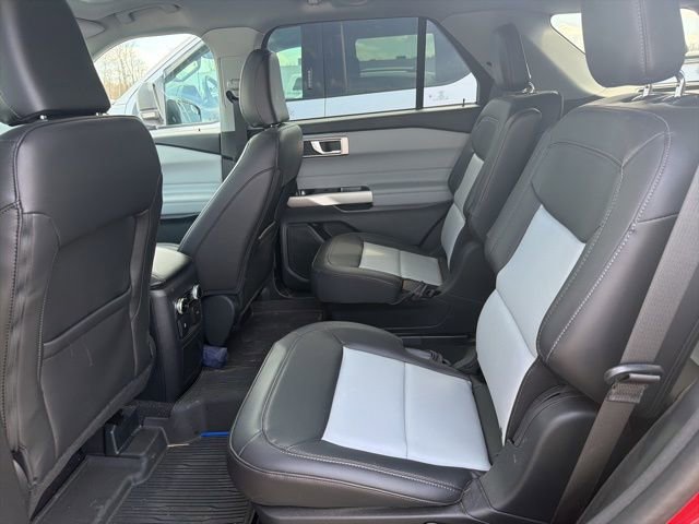 Certified 2024 Ford Explorer XLT w/ Equipment Group 202A image 8