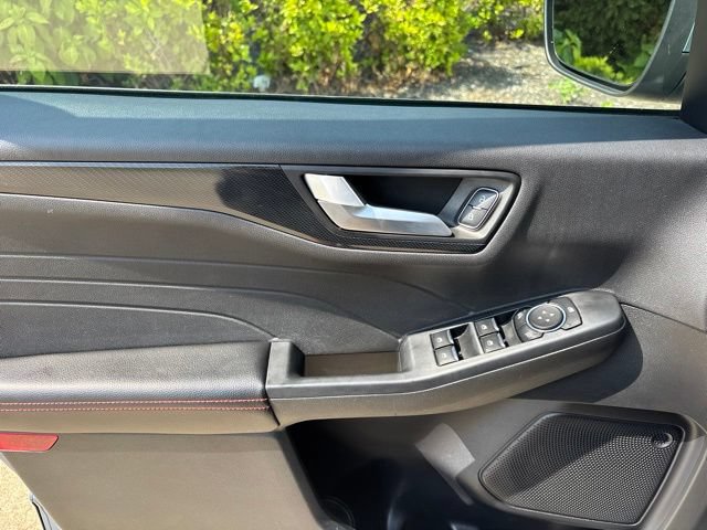 Certified 2025 Ford Escape ST-Line Select AWD/4WD image 15
