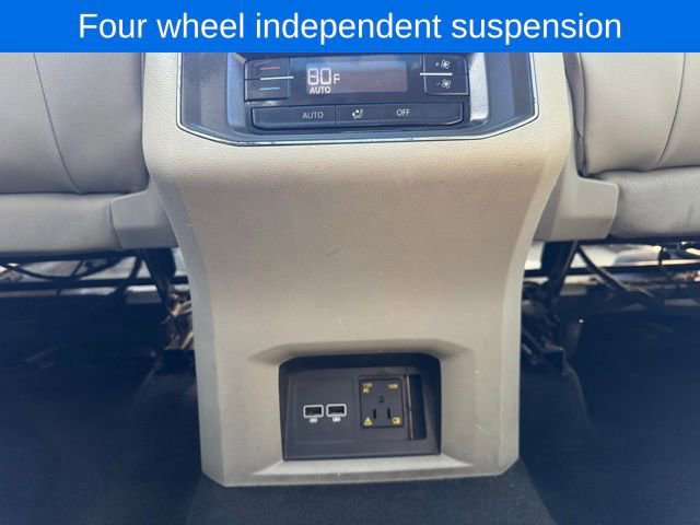 Used 2018 Volkswagen Atlas SEL w/ R-Line Package AWD/4WD image 23