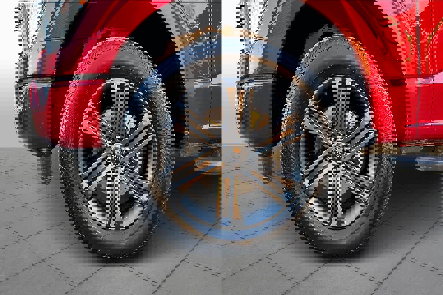 Certified 2022 Ford F150 XLT w/ Equipment Group 302A High image 15