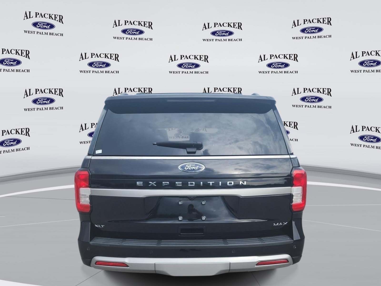Certified 2023 Ford Expedition Max XLT RWD image 5