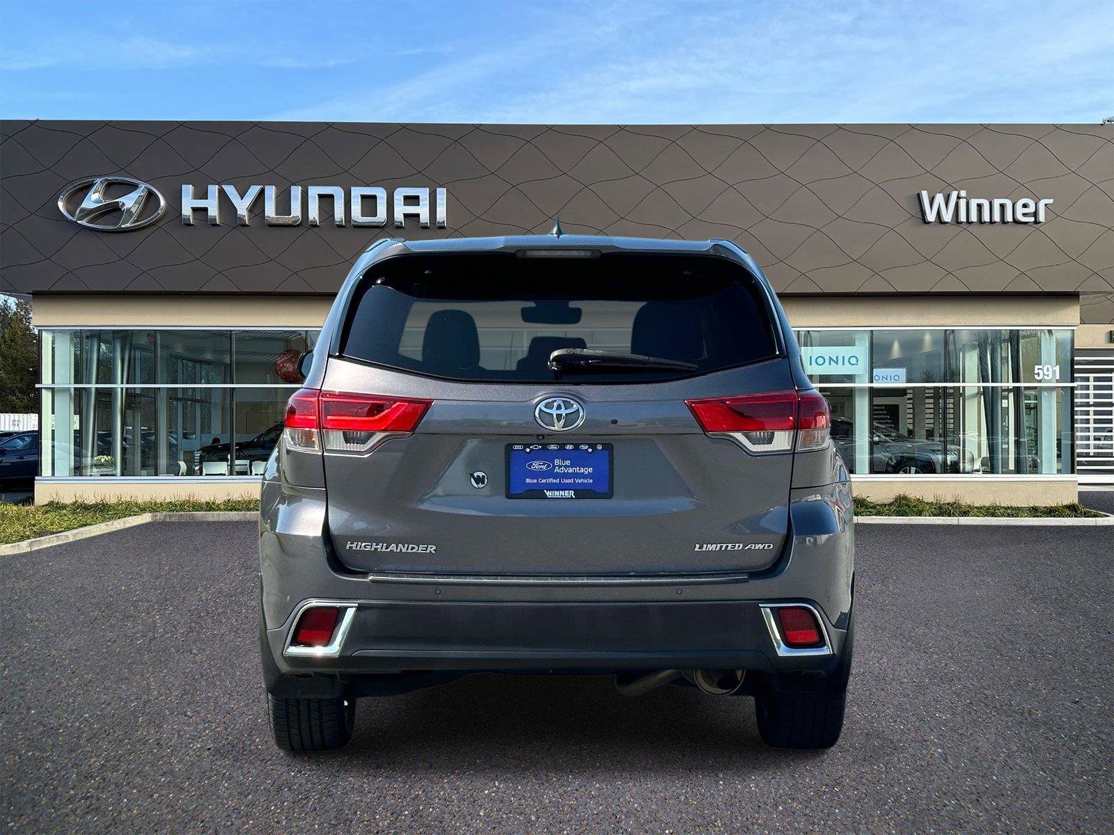 Used 2018 Toyota Highlander Limited AWD/4WD image 3