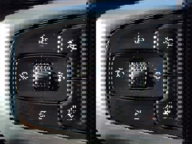 Used 2023 Chevrolet Silverado 1500 LT image 18