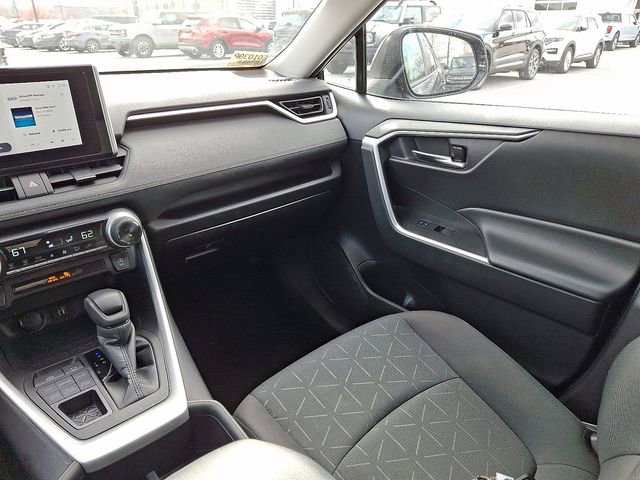 Used 2024 Toyota RAV4 XLE image 17