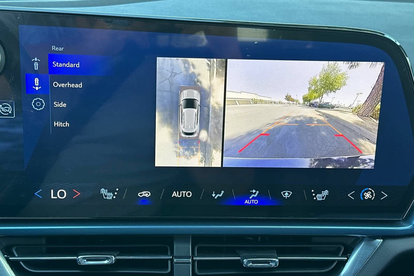 Used 2024 Chevrolet Equinox EV LT FWD image 20