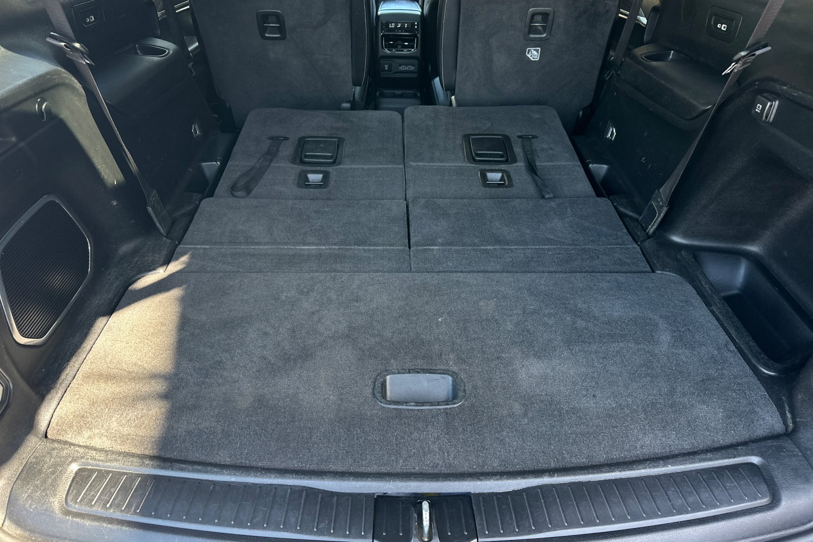 Used 2021 Jeep Grand Cherokee L Limited RWD image 15