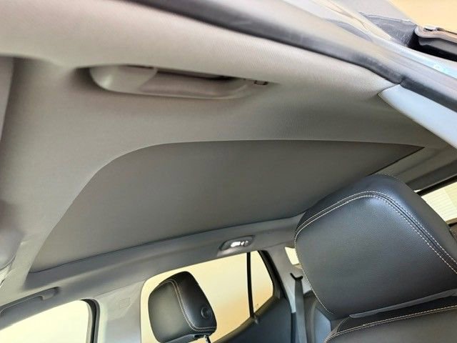 Used 2021 GMC Terrain SLT w/ Infotainment Package II AWD/4WD image 24