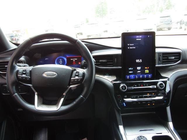 Certified 2021 Ford Explorer Platinum w/ Equipment Group 601A AWD/4WD image 5