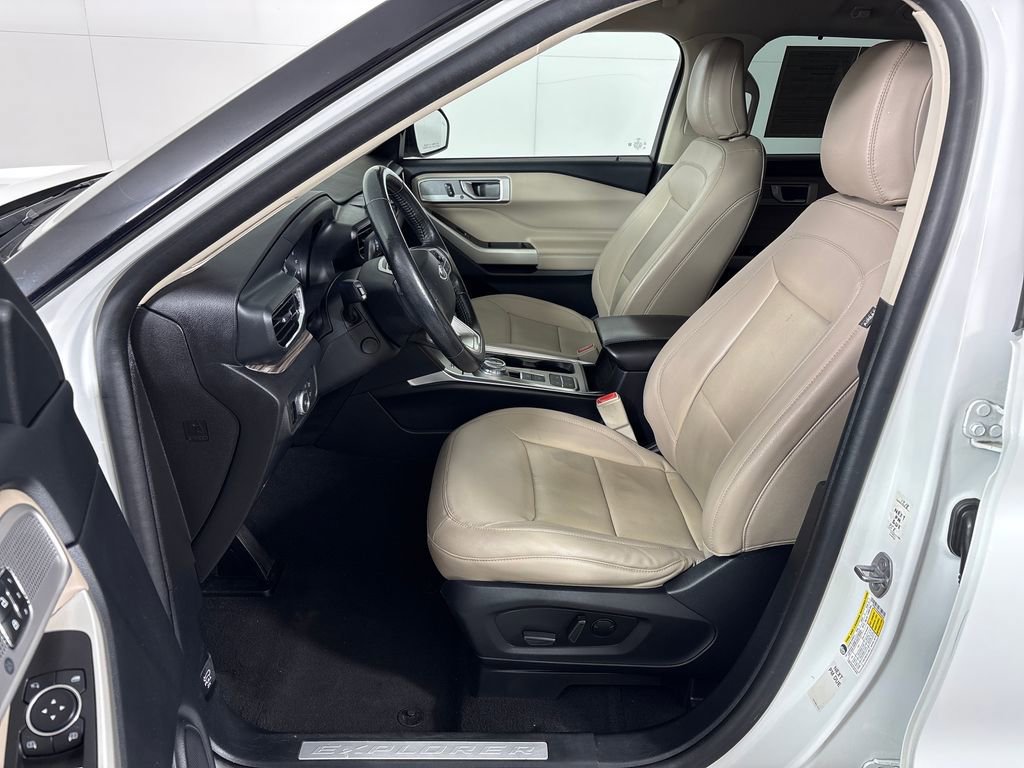 Certified 2021 Ford Explorer Limited w/ Equipment Group 301A image 30