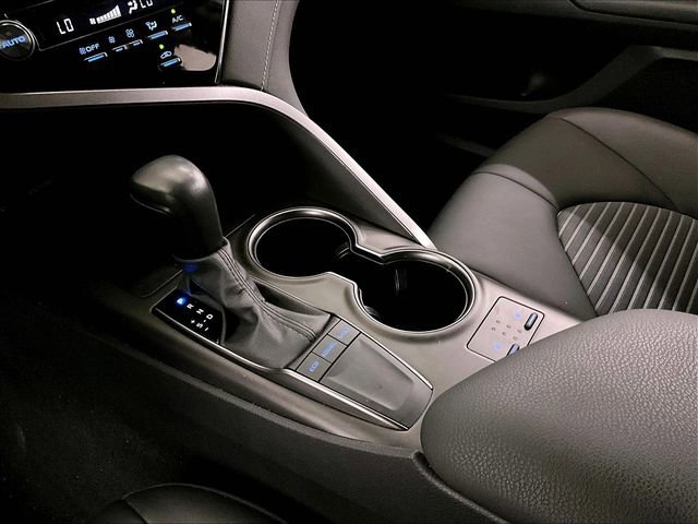 Used 2024 Toyota Camry SE w/ Cold Weather Package FWD image 16