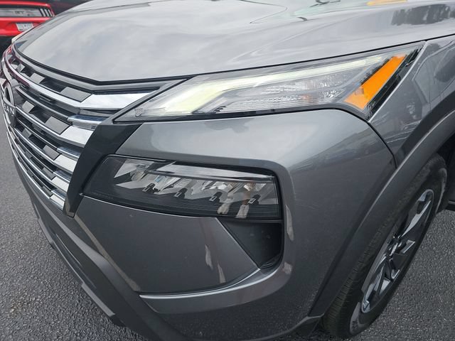 Used 2025 Nissan Rogue SV AWD/4WD image 34