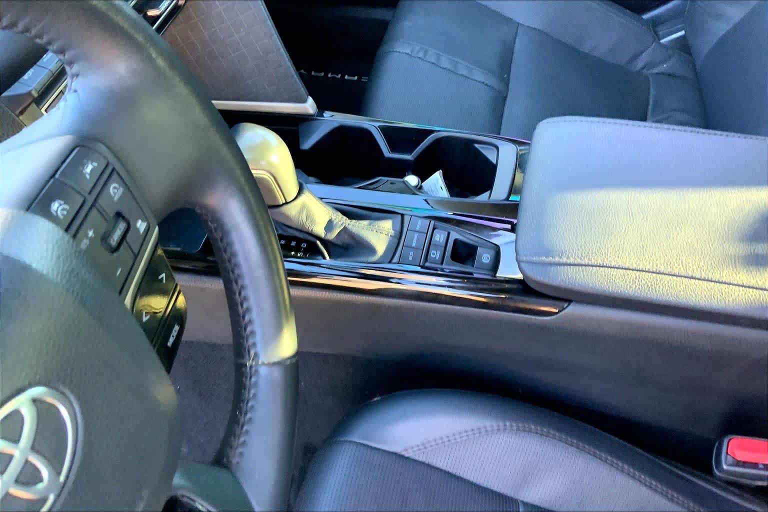 Used 2025 Toyota Camry XLE w/ Premium Package FWD image 17