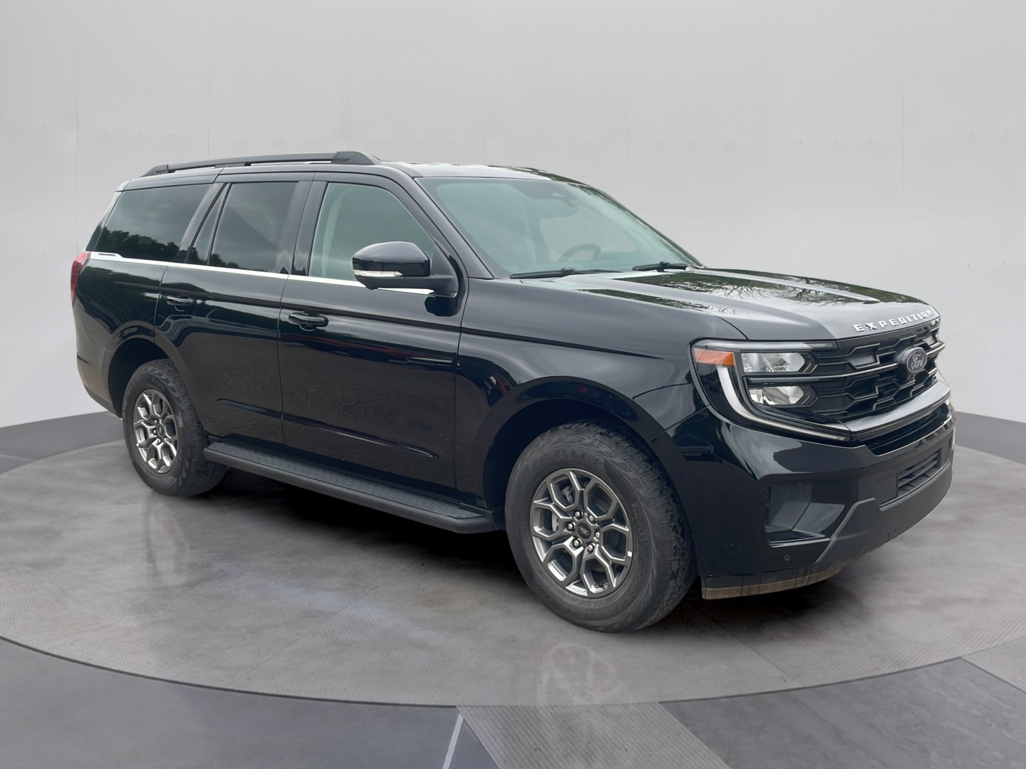 Certified 2026 Ford Expedition Active AWD/4WD image 9