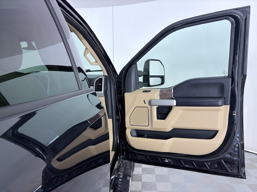 Certified 2019 Ford F350 Lariat w/ Lariat Ultimate Package AWD/4WD image 31