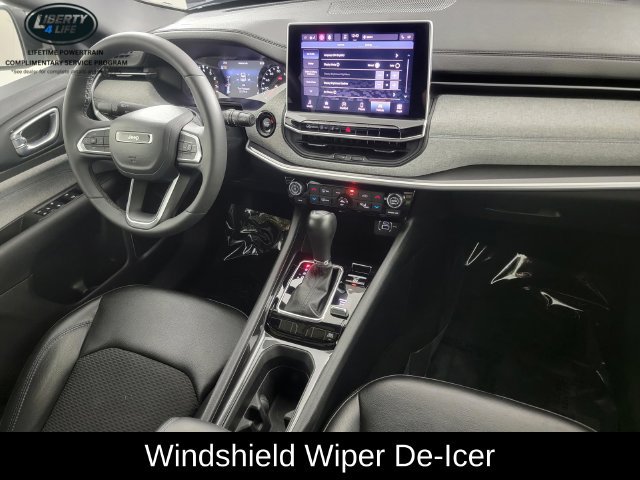 Used 2023 Jeep Compass Latitude AWD/4WD image 34