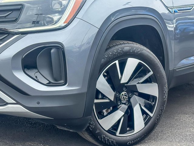 Used 2025 Volkswagen Atlas Cross Sport SE image 10