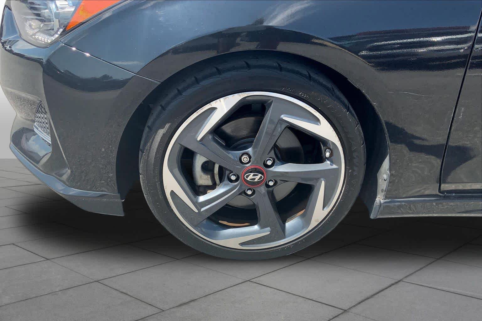 Used 2020 Hyundai Veloster Turbo FWD image 11