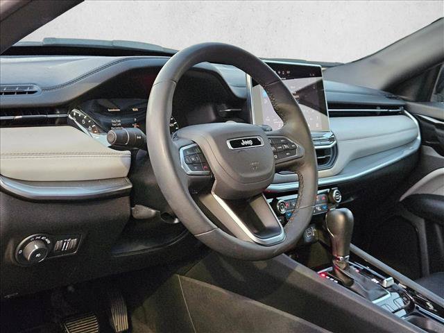 Used 2025 Jeep Compass Limited AWD/4WD image 9