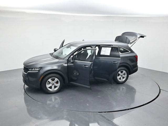 Used 2023 Kia Sorento LX image 47